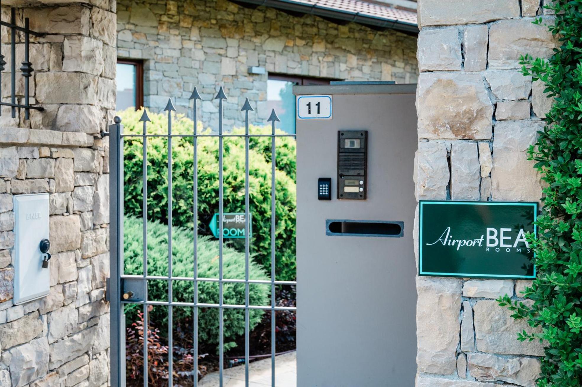 Airport Bea Bed & Breakfast *